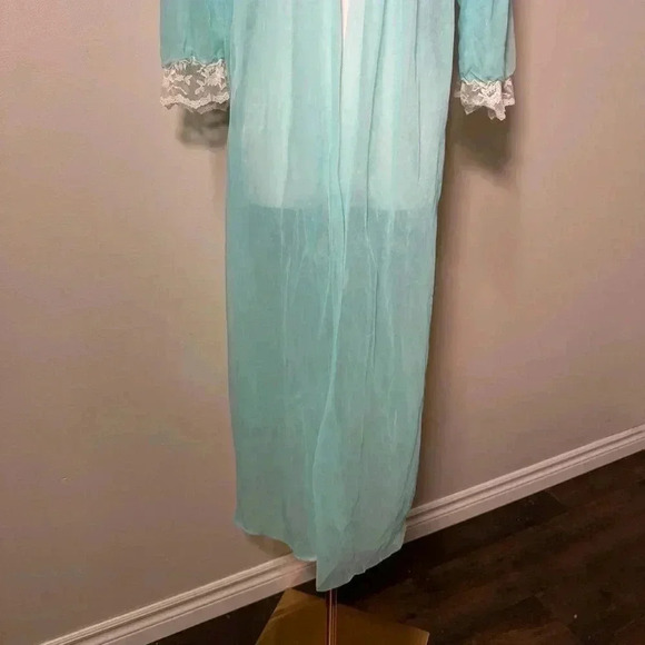 Vintage lace penoir gown and robe M cottagecore coquette - Picture 3 of 5